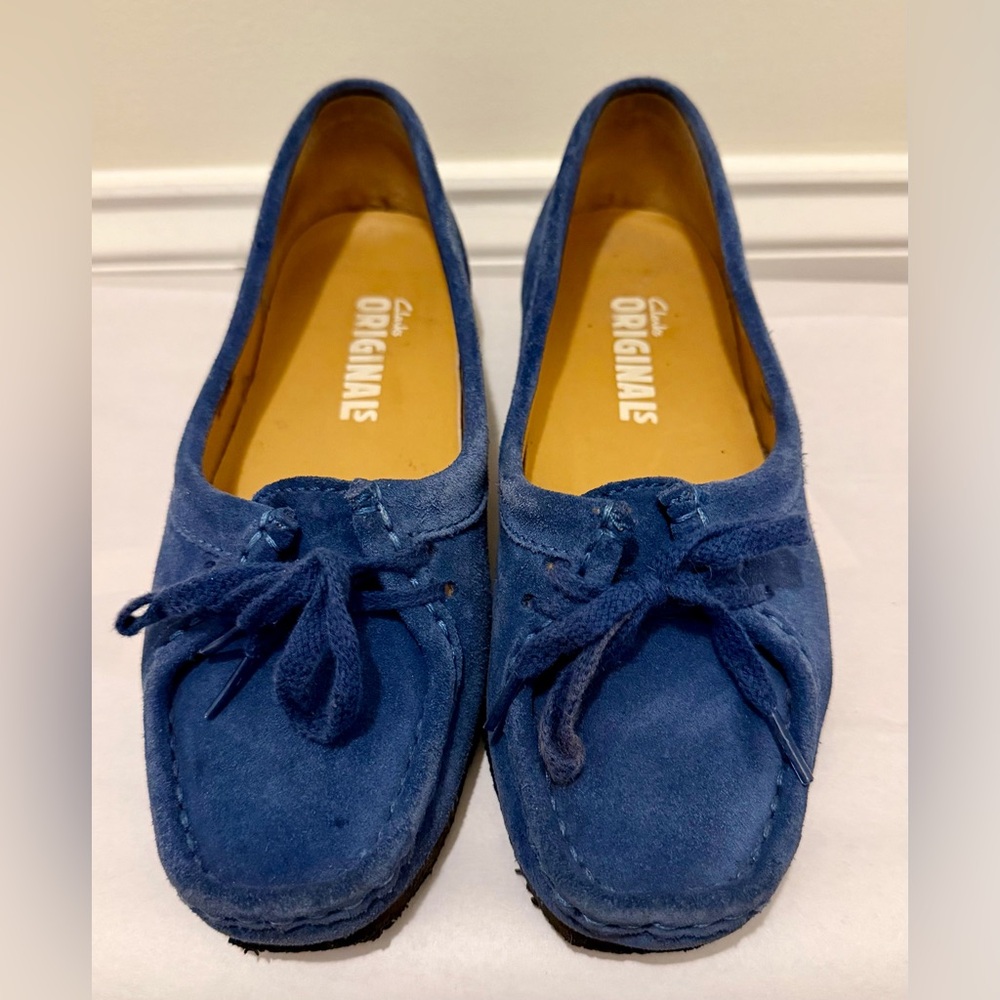 Clark’s Wallabee Women's Blue Suede Loafers